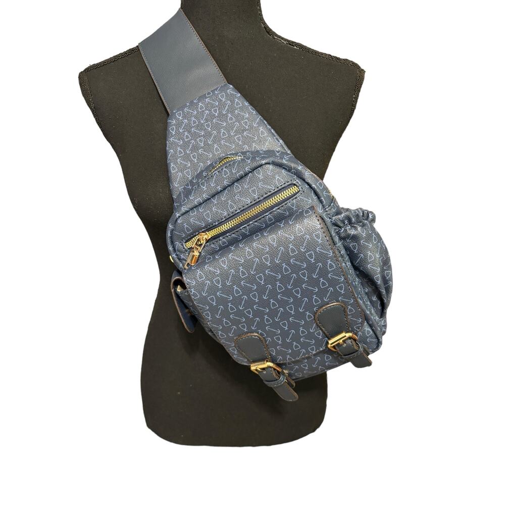 AR Newyork NWT 7820-1 Vegan Leather Sling Bag In Blue Zipper Travel Vacation